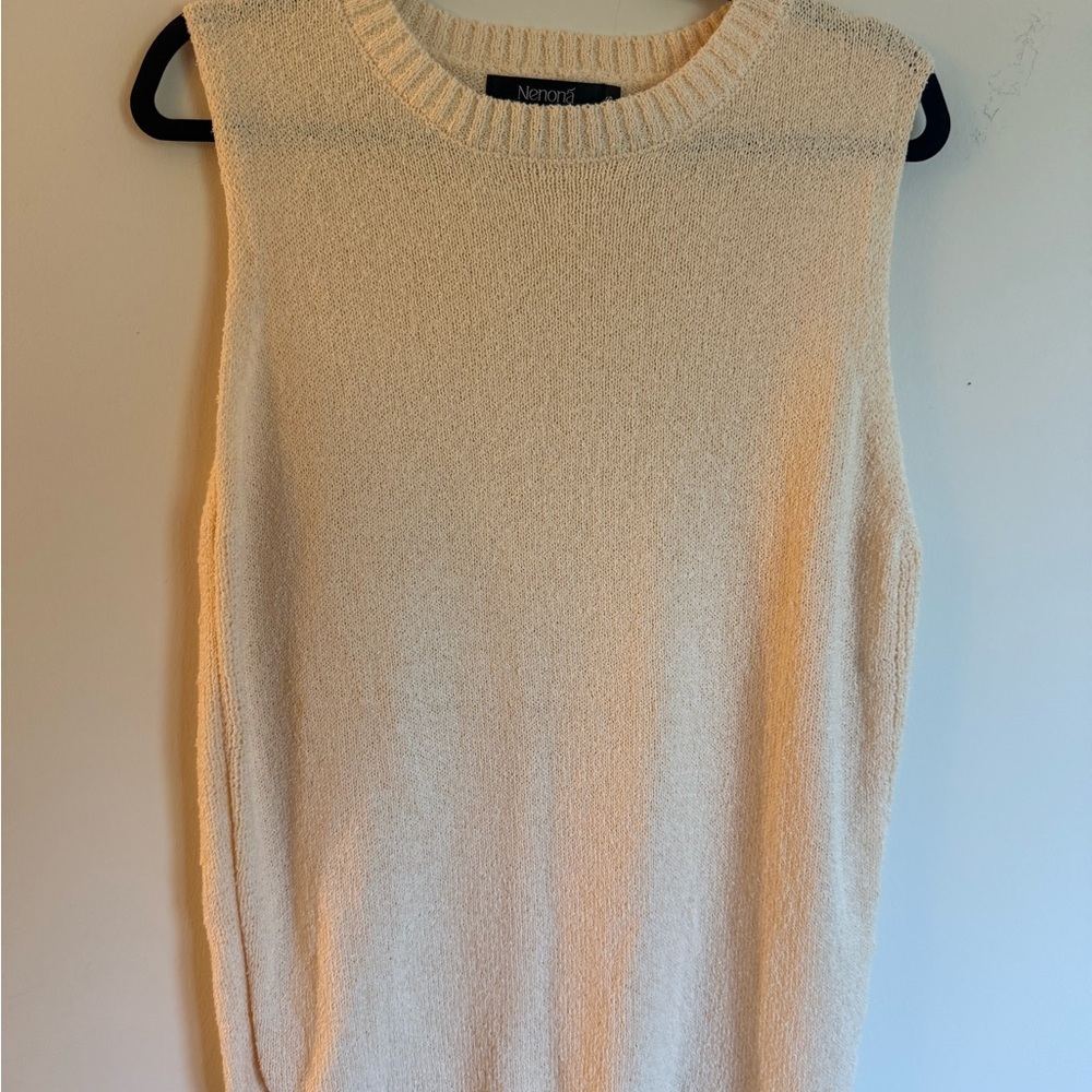 Nenona sleeveless vest top and shorts 2 piece set size S